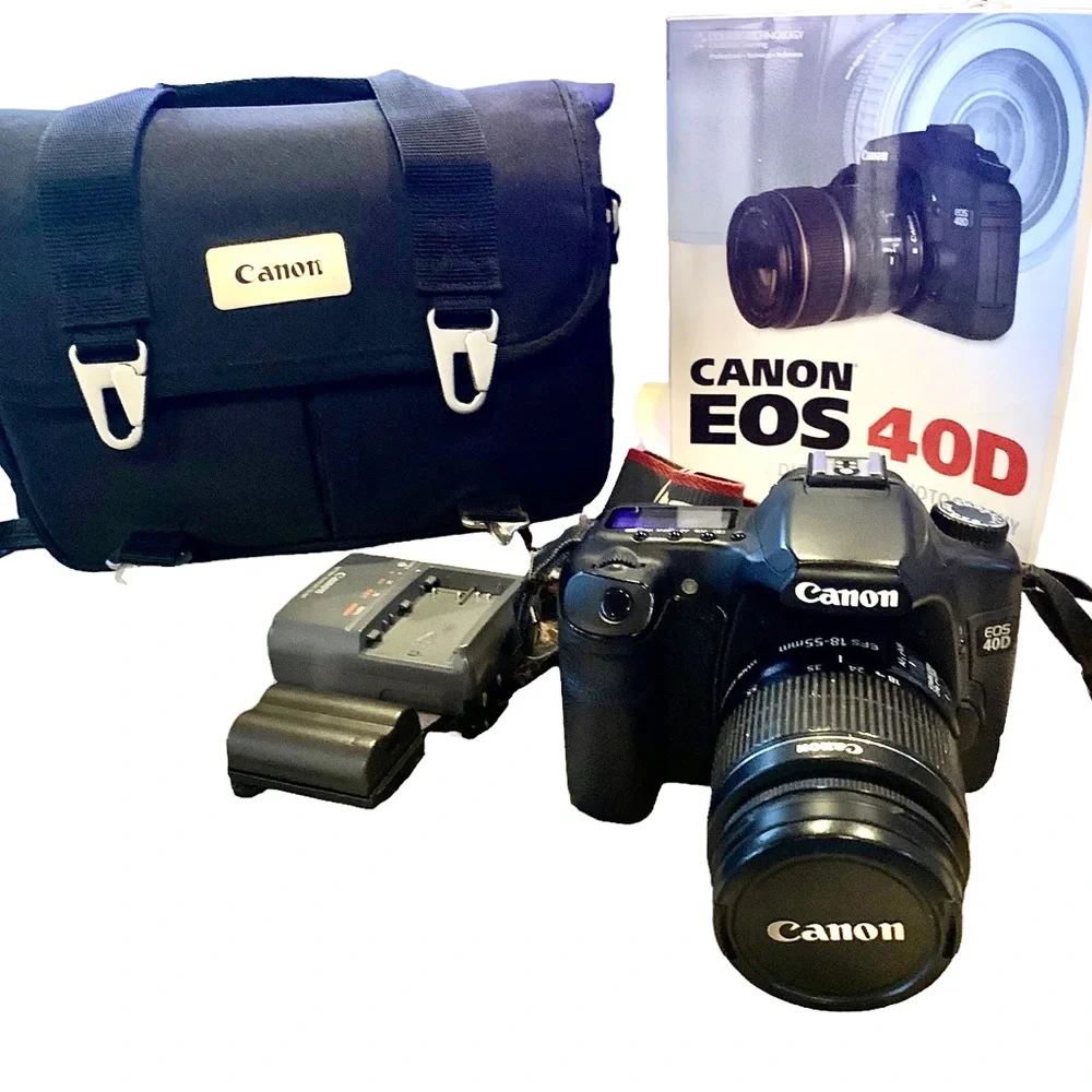 Canon EOS 40D 10.1MP Digital SLR Camera - Black (Kit w/ EF-S IS 18-55mm Lens)